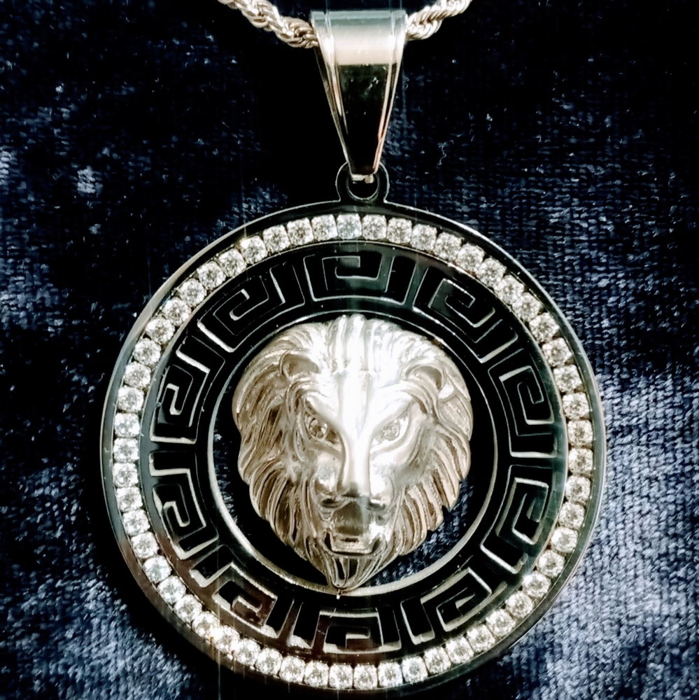 Stainless steel men's Lion Greek key necklace !!!